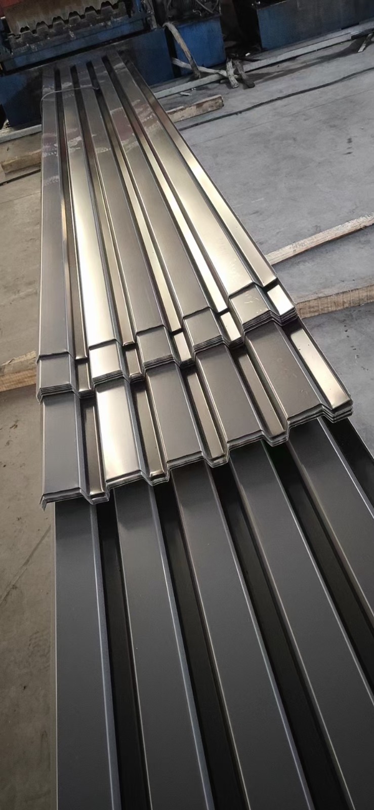 Stainless steel tile