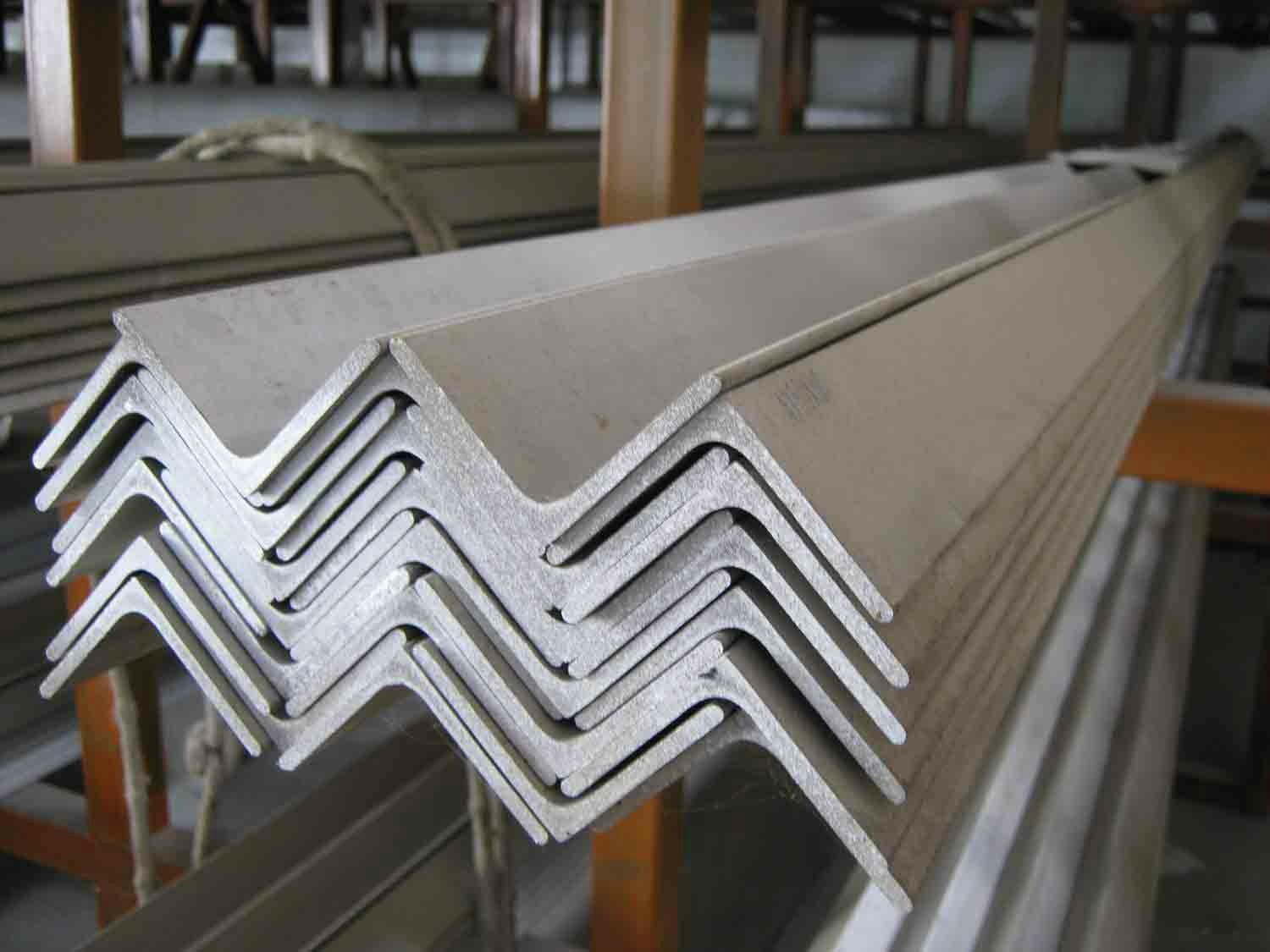 Angle steel / 3