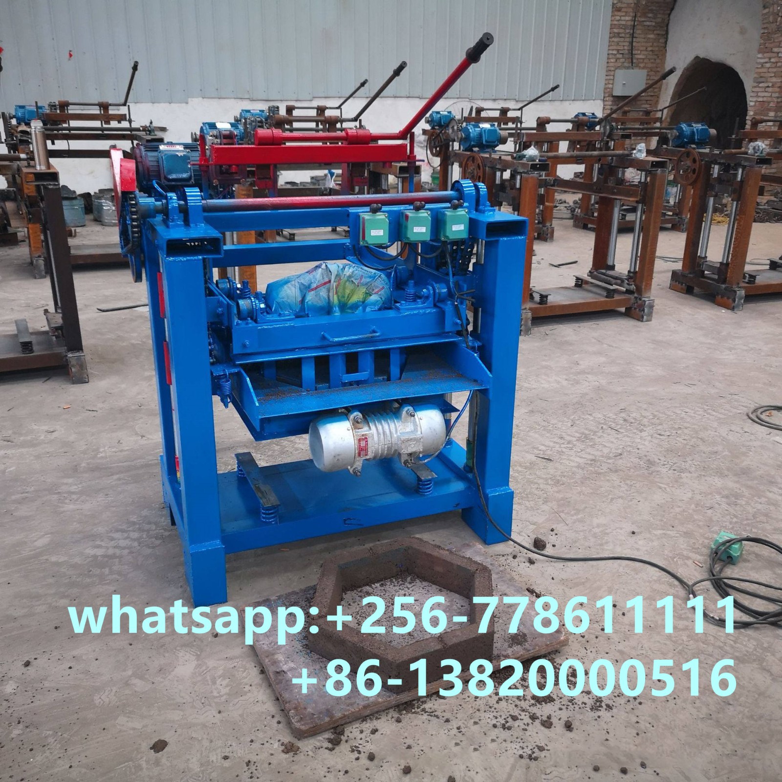 Semi-automatic Hydraulic Cement Brick Making Machine / 4
