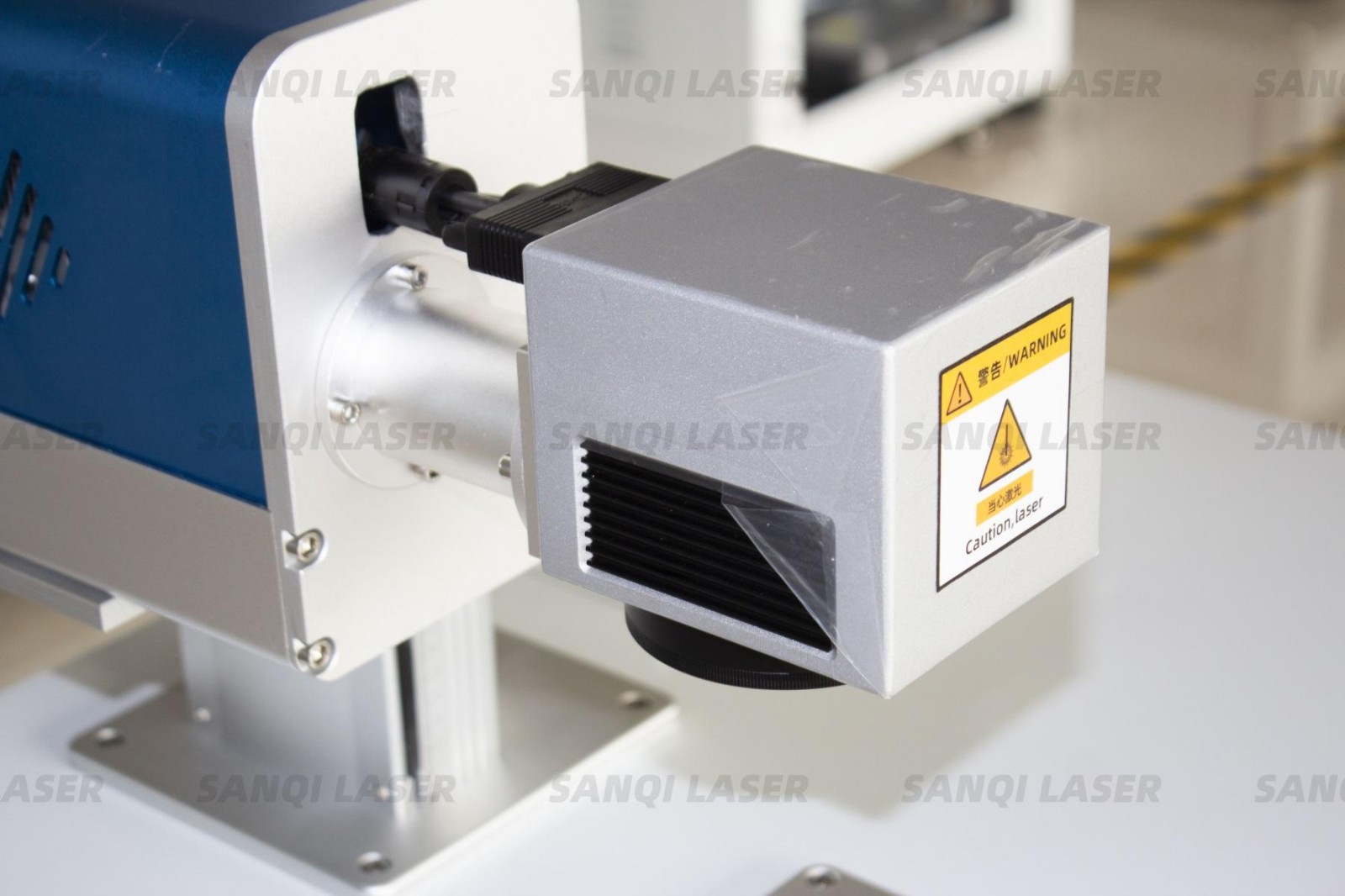 20W 30W 50W IPG SPI JPT Raycus RF CO2 Laser Engraving and Marking Machine / 5